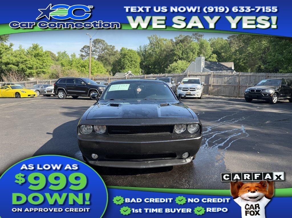 2013 Dodge Challenger SXT's photo